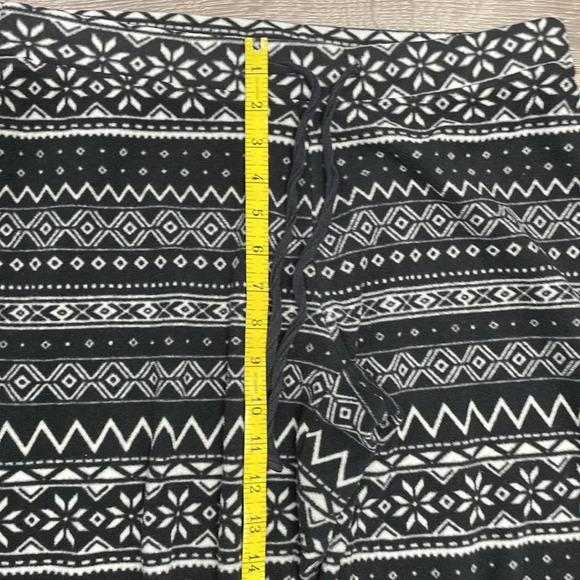 Old Navy Micro Fleece Pajama Lounge Pants Bundle of Two Size M - Picture 12 of 16